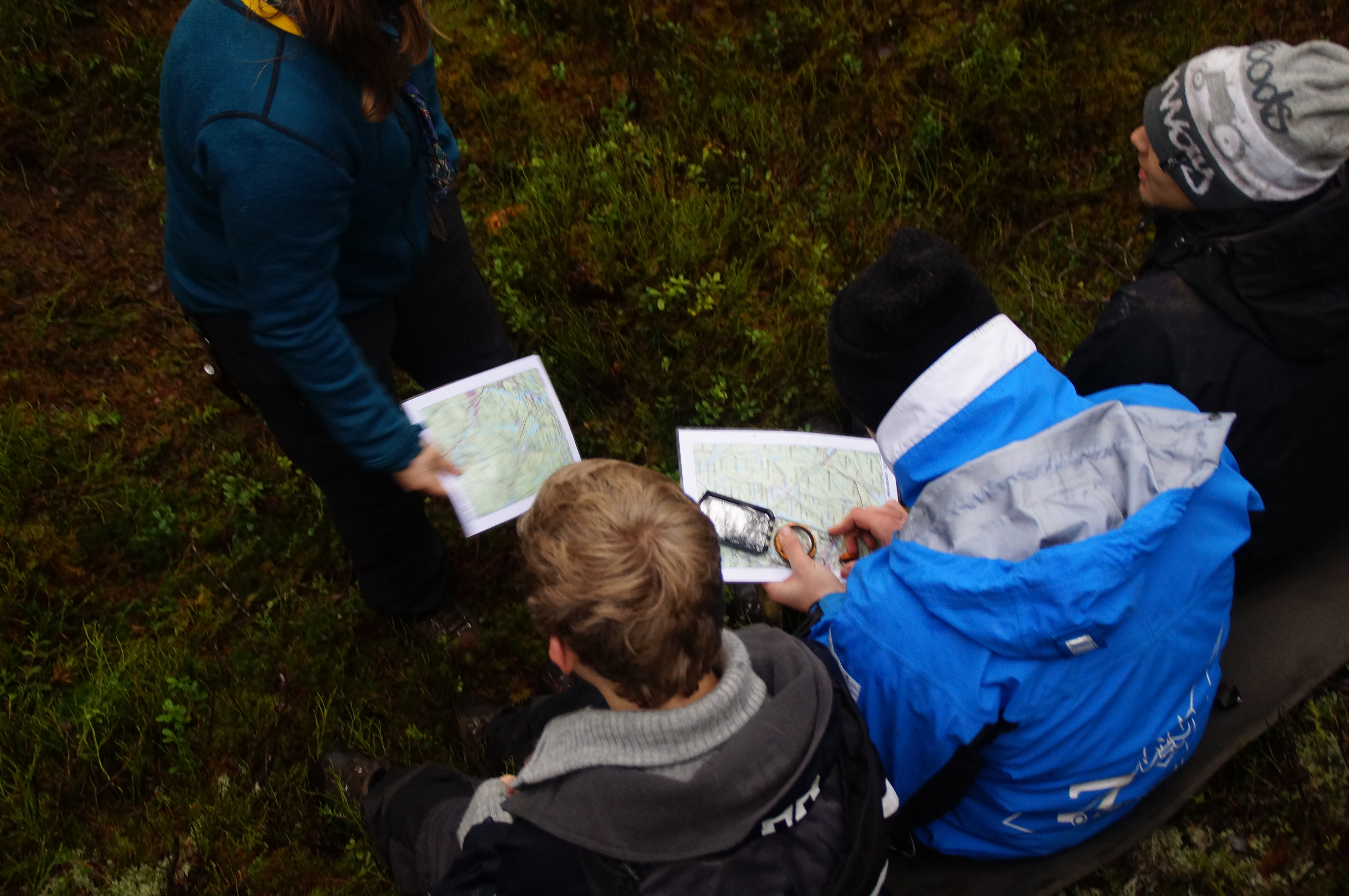 Kart og kompass i skogen