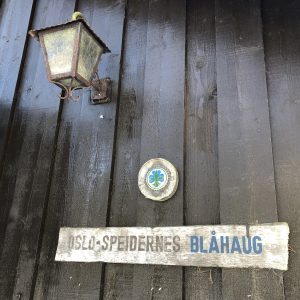 Blåhaug offisiele skilt